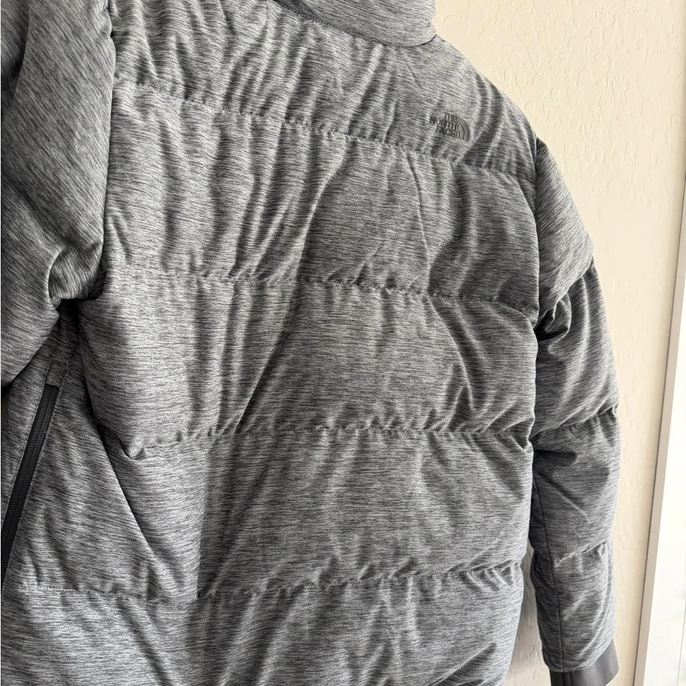 The North Face Gray Eros Puffer Jacket - Men’s Medium - Excellent Condition